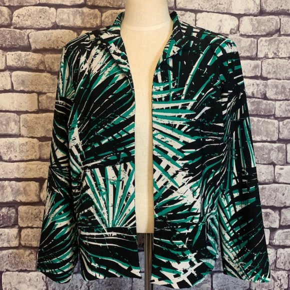 Chico's Jackets & Blazers - Chico's Size Large No Close Jacket